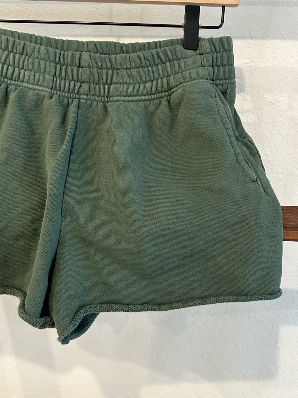 OFFLINE by Aerie Green Raw Hem Fleece Shorts S - Picture 5 of 13